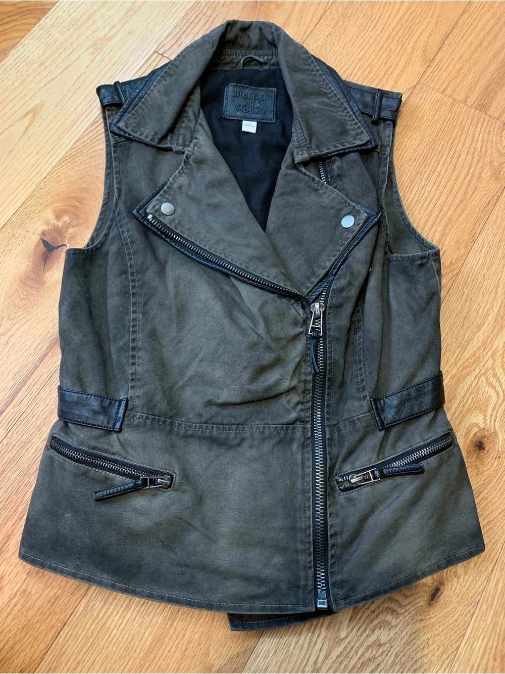 CHELSEA & Violet Sleeveless Moto Vest - Olive Green
